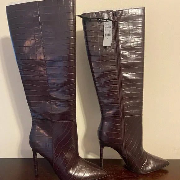 Elegant Purple/ Eggplant Knee-High Boots - Picture 1 of 5